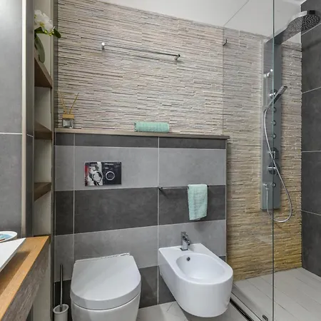 فيلة Alessia مارتْشانا مارينا