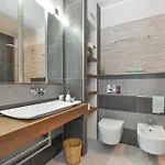 Alessia Βίλα *